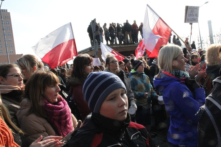 Protest kobiet przed siedzibą JSW