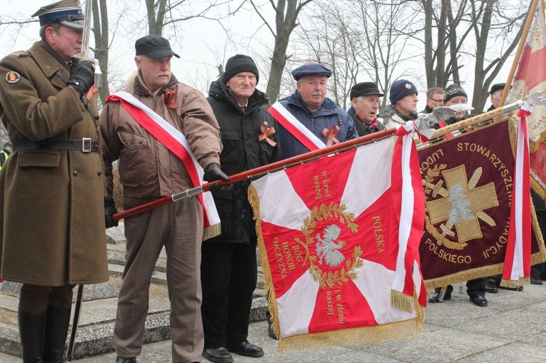 Obchody 70. rocznicy śmierci gen. Czerniachowskiego w Pieniężnie