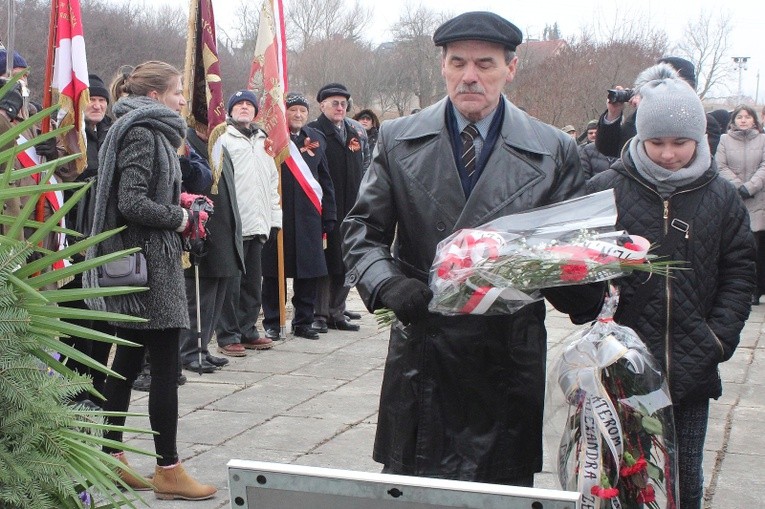 Obchody 70. rocznicy śmierci gen. Czerniachowskiego w Pieniężnie
