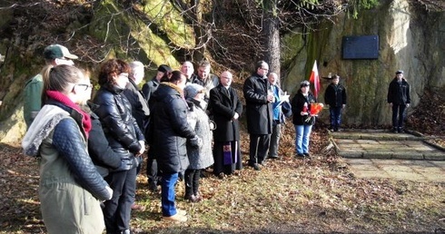 Zapłonęły znicze pamięci 