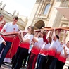 Młodzież z Polski odebrała  symbole ŚDM od młodzieży brazylijskiej w Niedzielę Palmową 2014 roku. Od tego czasu peregrynują po Europie Środkowej. Teraz przyjadą do naszej diecezji