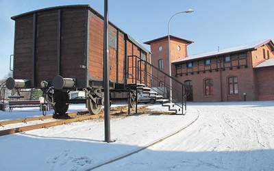  Radzionkowskie centrum powstało w budynku dawnego dworca PKP