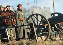  Spotkanie zorganizowały  m.in. Gminny Ośrodek Kultury  w Kargowej i Towarzystwo Miłośników Militariów „West”  z Wolsztyna