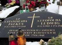  Grób męczeńskich sióstr na cmentarzu w Goczałkowicach-Zdroju