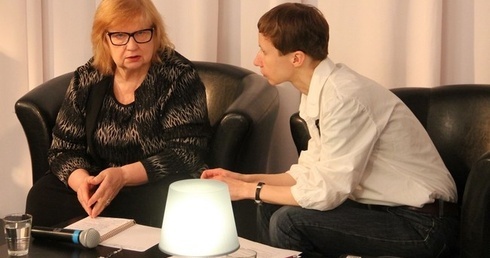 "Gorzkie Żale" przełożone