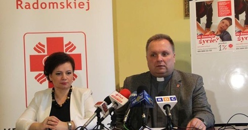 - Dziękujemy za 1 proc. dla Caritas Diecezji Radomskiej przekazane dotychczas. Prosimy o wspieranie naszych dzieł również w roku 2015 - mówił ks. Robert Kowalski