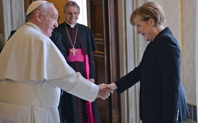 Franciszek przyjął na audiencji Merkel