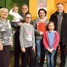 Rodzina dziewczynki dowiedziała się o darze od dyrektora Caritas Lublin ks. Wiesława Kosickiego