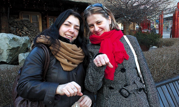 Pierścionek podarowany Bożenie Wojtyle (z lewej) przez sakramentalnego męża i obrączka Iwony Sobel są dla nich symbolem, ale i świadectwem, że sakramentalne małżeństwo trwa na zawsze. Nawet wtedy, kiedy dochodzi do rozwodu