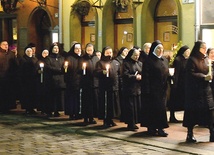 Procesja ze świecami przeszła przez opolski rynek