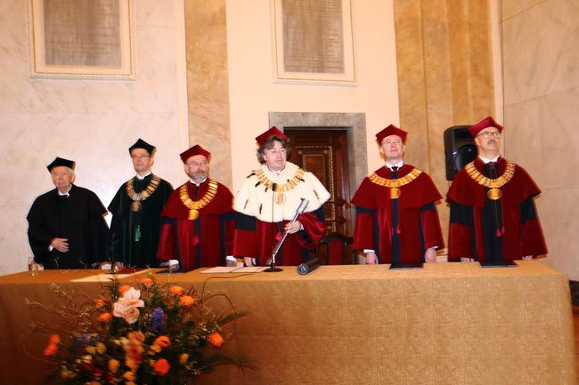 Doktorat honoris causa dla sir Neville'a Marrinera