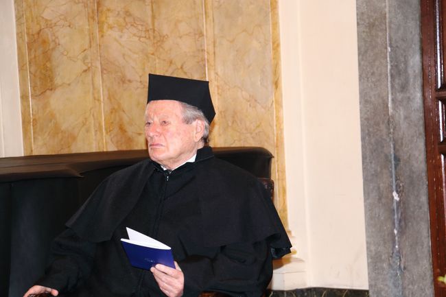 Doktorat honoris causa dla sir Neville'a Marrinera