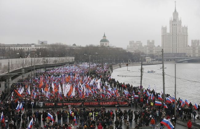 45 tys. osób na marszu pamięci Niemcowa 