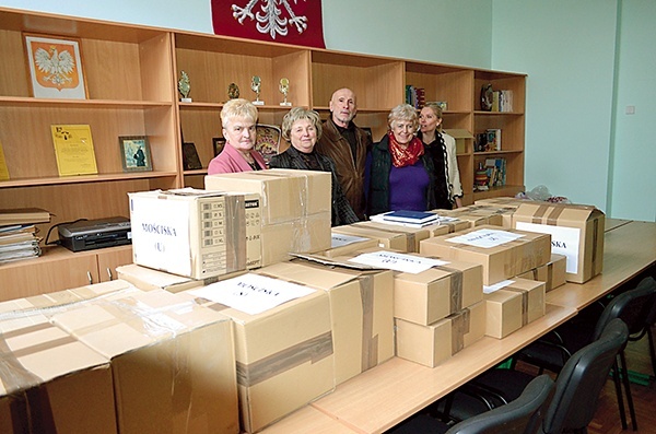 W połowie lutego wszystko zostało popakowane w kartony i czekało na sygnał do wyjazdu