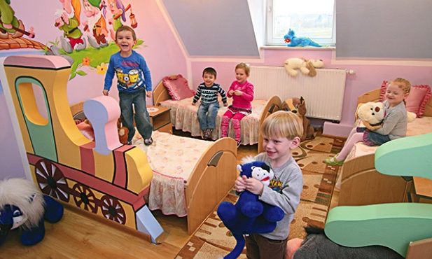 W ośrodku wychowawczym sióstr boromeuszek są 3- i 4-latki. Zakonnice stworzyły im tu prawdziwą krainę baśni. Dzieci czują się bezpieczne i kochane