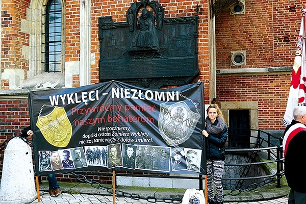  W trakcie uroczystości upominano się o dalsze poszukiwania szczątków wszystkich pomordowanych żołnierzy niezłomnych 