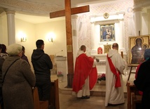 Nocna adoracja u dominikanów rozpoczęła się od Eucharystii