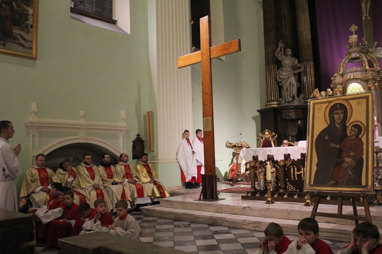 Krzyż ŚDM i ikona Matki Bożej w Cieszynie