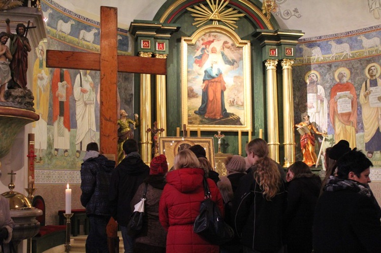 Krzyż ŚDM ikona Matki Bożej w Ustroniu