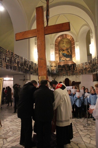 Krzyż ŚDM i ikona Matki Bożej w Wiśle