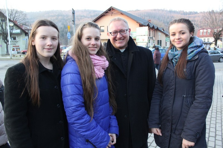 Krzyż ŚDM i ikona Matki Bożej w Rajczy