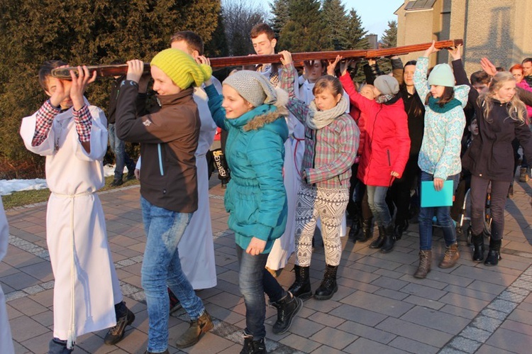 Krzyż ŚDM i ikona Matki Bożej w Rajczy