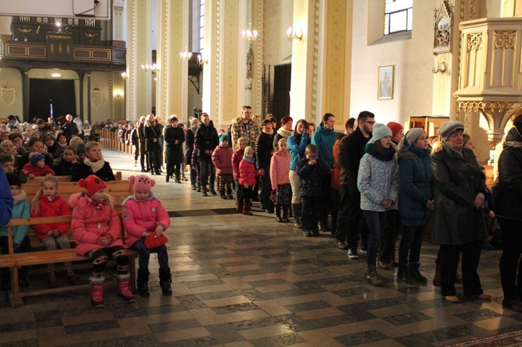 Krzyż ŚDM i ikona Matki Bożej w Rajczy