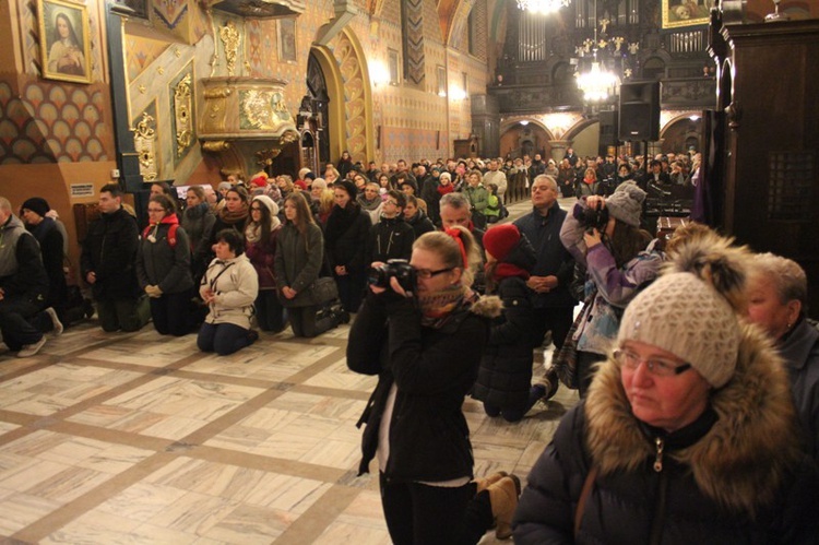 Krzyż ŚDM i ikona Matki Bożej w Żywcu