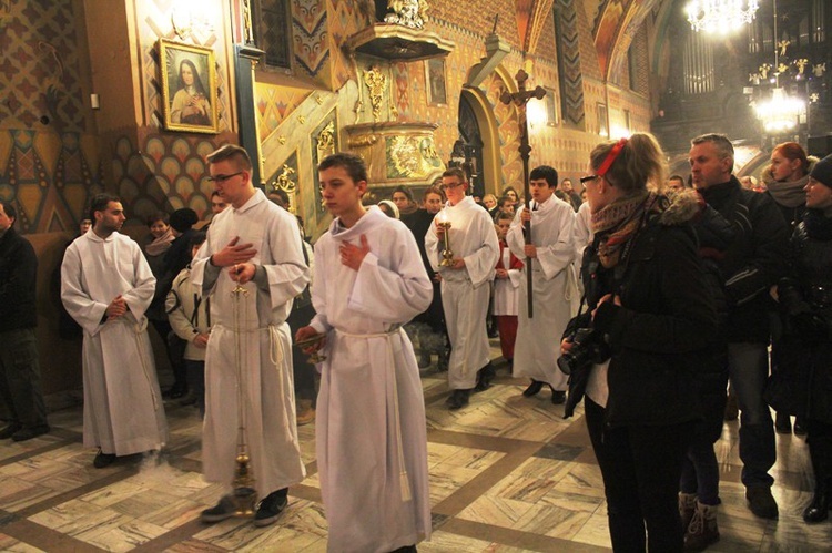 Krzyż ŚDM i ikona Matki Bożej w Żywcu