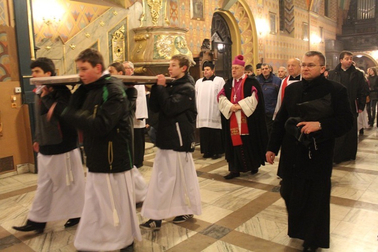 Krzyż ŚDM i ikona Matki Bożej w Żywcu