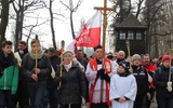 Ponad 3 tysiące osób z wielu miejscowości Polski południowej uczestniczyły w obozowej Drodze Krzyżowej