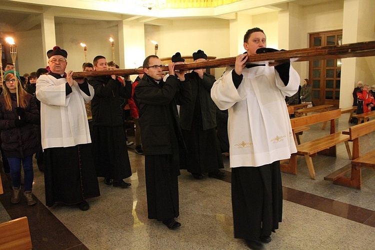 Krzyż i ikona Matki Bożej w Szczyrku