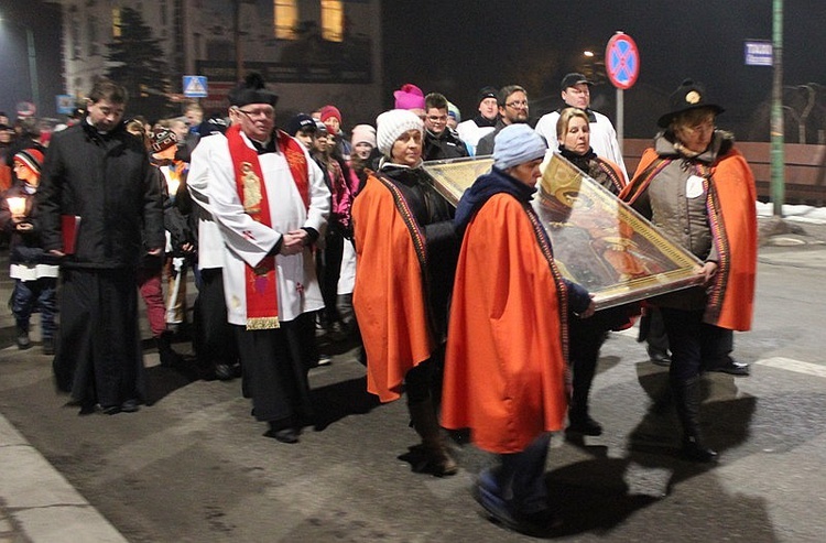 Krzyż i ikona Matki Bożej w Szczyrku