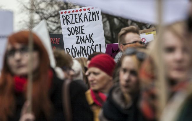 Dziwne hasła na Manifie