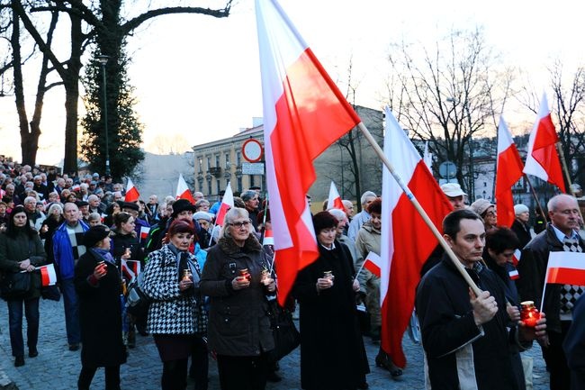 Marsz "W obronie demokracji i wolności mediów". Kraków 2015