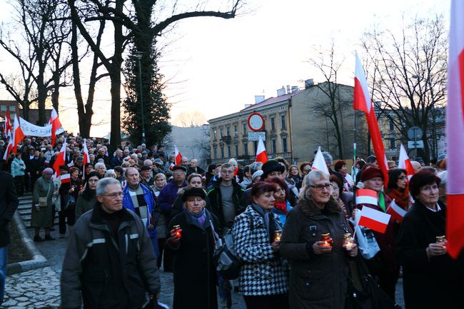 Marsz "W obronie demokracji i wolności mediów". Kraków 2015