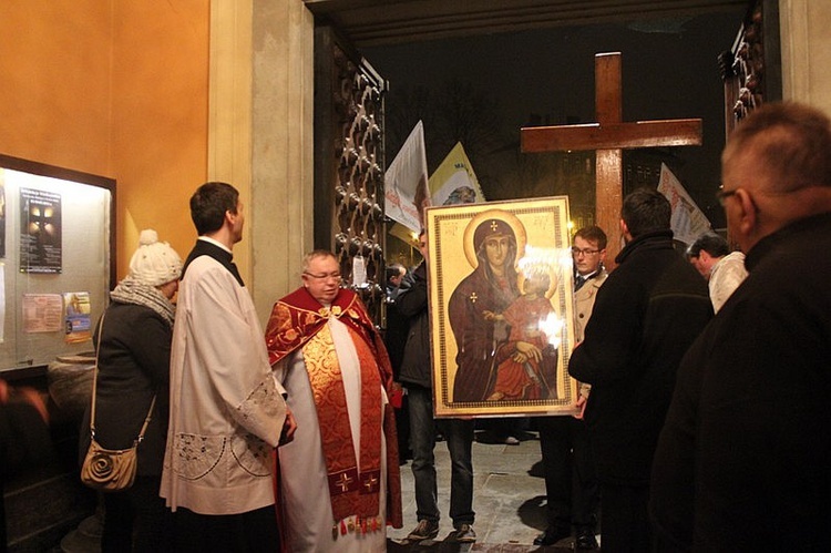 Krzyż i ikona Matki Bożej w Bielsku-Białej - cz. 1