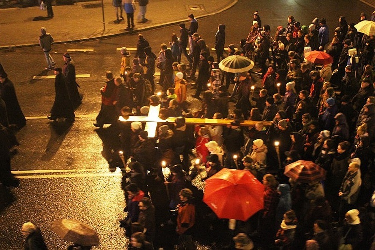 Krzyż i ikona Matki Bożej w Bielsku-Białej - cz. 1