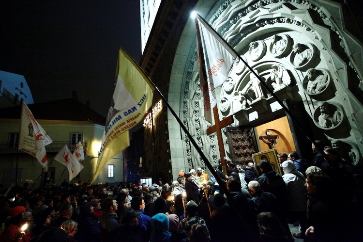 Krzyż i ikona Matki Bożej w Bielsku-Białej - cz. 2