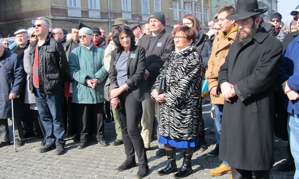 Marsz żywych drogą śmierci