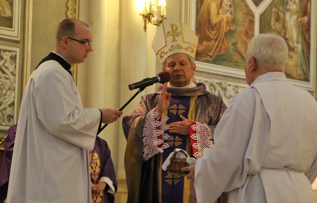 Mamy nowych nadzwyczajnych szafarzy Komunii świętej