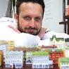 Paweł Chmurzyński odtworzył już 70 budynków dawnej Marszałkowskiej
