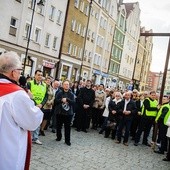 Głogów. Z krzyżem przez miasto