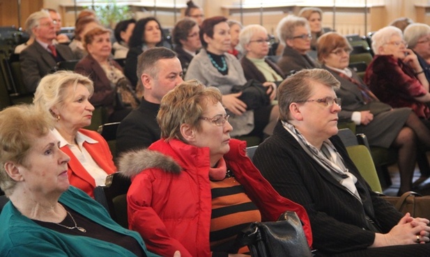 Coraz więcej nauczycieli i wychowawców korzysta z zaproszenia do uczestnictwa w dniach skupienia