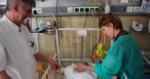 Ocalili 820-gramowego wcześniaka!