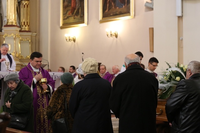 Pogrzeb śp. Moniki Honkisz, zasłużonej katechetki