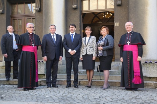 Prezydenci Węgier i Polski w katowickiej katedrze