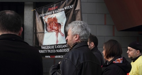 Pikieta przed Cuprum