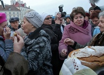 Polacy ze Wschodu co roku witani są chlebem i solą. 