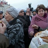 Polacy ze Wschodu co roku witani są chlebem i solą. 